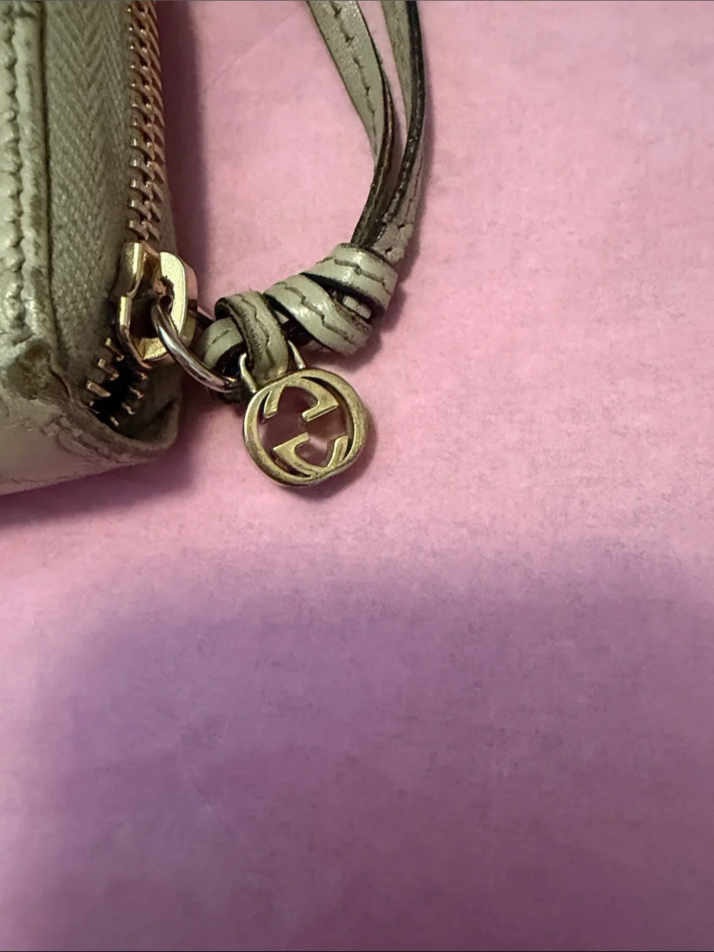 GUCCI Microguccissima Pattern Bree Leather Zip Around Wallet. Pre-loved